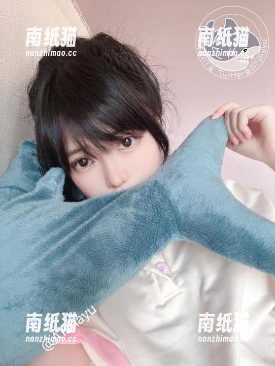 AT鲨 最新图集:与AT鲨共同探讨白衬衫背后的时尚哲学与灵感!.txt