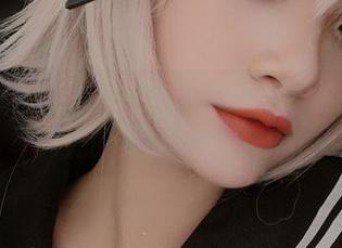 Azami校园私房图包：那些被“隐形人”捕捉的美好笑容！.txt