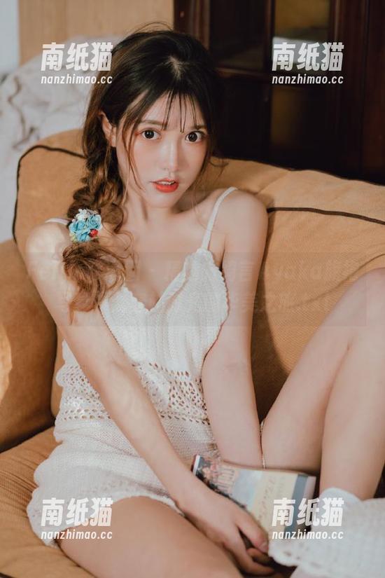 Feilin嗲囡囡-方绮言Ayaka Feilin嗲囡囡 - 精选方绮言Ayaka旗袍写真集:穿越时光的华美之旅.txt