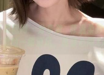 GIRLT果团网 – 分享龚玥菲温柔影像：图库里的一缕清风，荡漾心间.txt