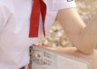 HuaYang花漾 – 余馨妍的居家写真作品更新，每一张都让人忍不住想点评！.txt