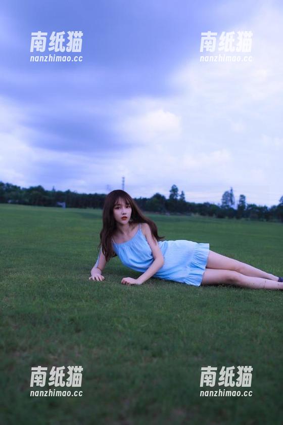 HuaYang花漾-小海臀Rena HuaYang花漾 - 精选小海臀Rena白裙写真:一场梦幻图片合集之旅.txt