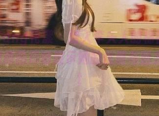HuaYang花漾 – 踏入李夫人的棉袜世界，福利原图尽情展示她的优雅与魅力！.txt