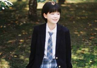 IMiss爱蜜社 – 张思允Nice白色写真原图与图册：秋日暖阳下的优雅时光！.txt