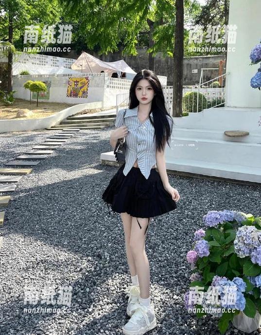 K酱 细腻与美丽交织:K酱小红帽与红苹果的写真集,欢迎免费下载探索更多.txt
