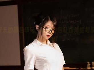 Leah梓未的粉色印记：精选图包让你体验细腻的情感表达.txt