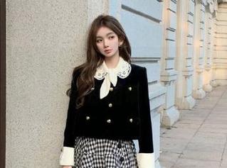 MFStar模范学院 – 探索伊小七MoMo的礼服风采，最新原图带你领略优雅.txt