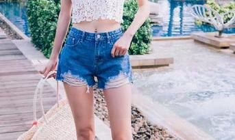 MFStar模范学院 – 刘飞儿Faye夏天写真：原图里的夏日气息，轻松变身壁纸的高颜值秘籍！.txt