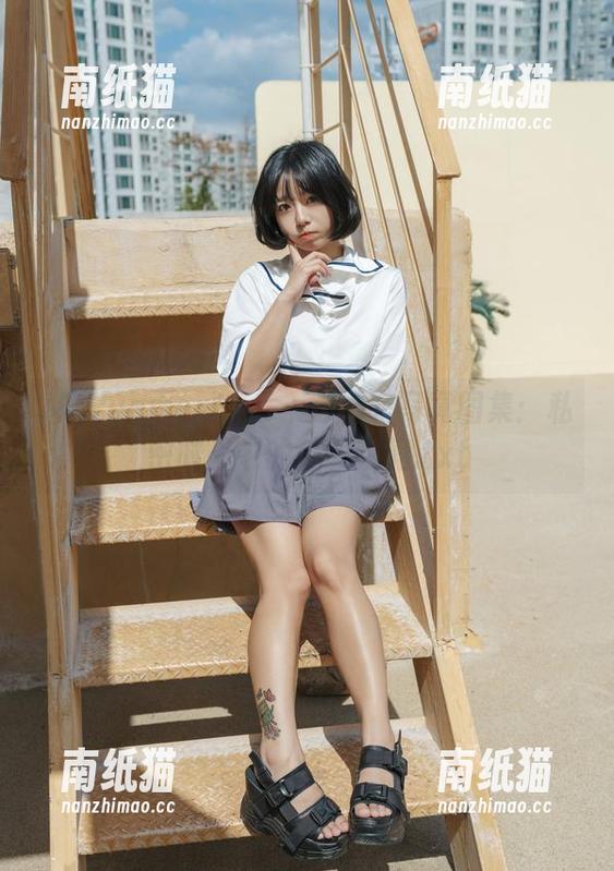 Maruemon(마루에몽)睡衣写真图集：私密时光中的美丽瞬间.txt