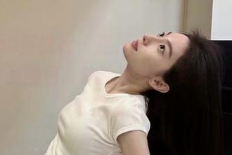 MiiTao蜜桃社 – 选择绯月樱-Cherry的纯白作品图包，体验独特的美学与摄影艺术之旅.txt