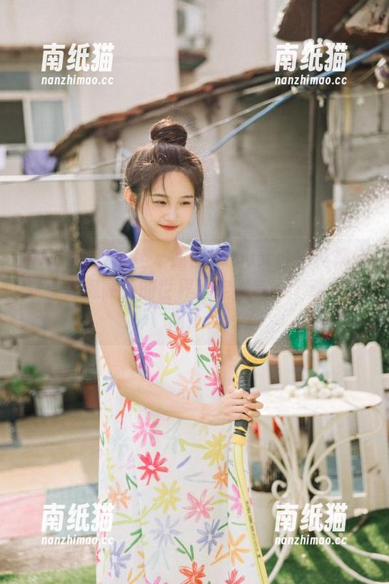 MiiTao蜜桃社-露西Lucy MiiTao蜜桃社 - 露西Lucy天台写真集分享:透视高处的世界,定格每一个动人瞬间.txt