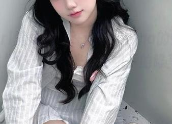 MyGirl美媛馆 – 许诺sabrina的镂空美图在线发布，捕捉光影交织下的唯美瞬间.txt