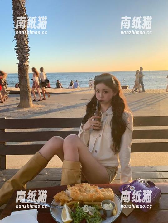 QingDouKe青豆客-施忆佳 QingDouKe青豆客 - 施忆佳日常写真分享:看她如何在原图中定格美好瞬间!.txt