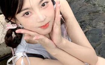 从Rioko凉凉子网袜写真开始，让你的网盘充满生活的快乐！.txt