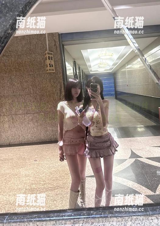 SIEE丝意-晨晨 SIEE丝意 - 晨晨的私拍时光:短裙肉丝作品展现个性与风格.txt