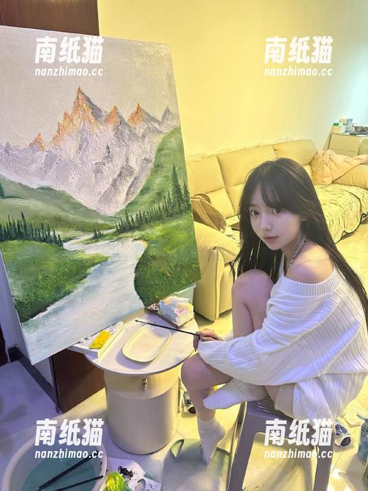 探索Sonson(손손)游泳课#5精选图包：梦幻水面上的迷人身影.txt