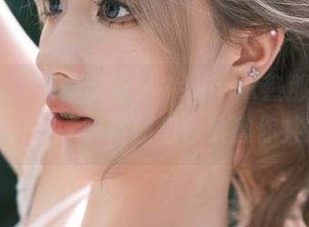 TouTiao头条女神 – JennyR热那亚之梦的艺术之旅，丰富图包合集邀你共赏.txt