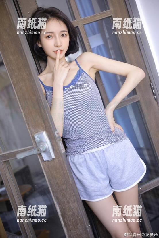 TouTiao头条女神-小小鱼 TouTiao头条女神 - 靓丽小小鱼在私拍写真中,丝袜优雅装扮令人心动不已,绝对不容错过!.txt