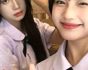 UGirls尤果网 – 周心情毛衣高清写真，细腻捕捉她的气质与青春魅力.txt