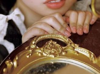UGirls尤果网 – 自信与优雅共舞：杨乔之旗袍写真图册独特魅力.txt