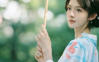 UGirls尤果网 – 纯小希带来的圣诞套图合集，尽显青春活力与冬日优雅！.txt