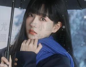 UGirls尤果网 – 芊小童天台系列：探索高清照片中的少女时光与梦想.txt