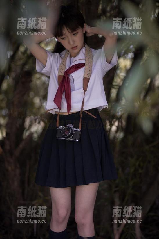 UGirls尤果网 惊艳来袭!尤果网写真图片呈现鸡祥如意的独特风格与魅力.txt