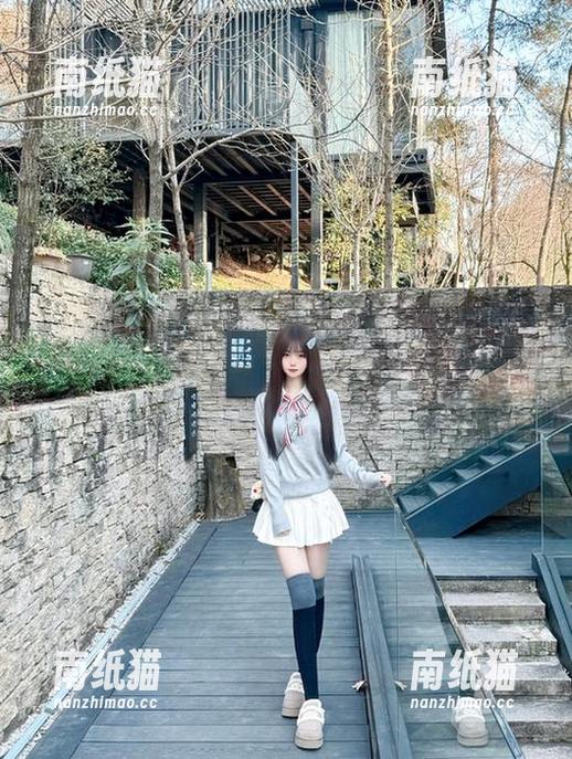 XIAOYU语画界-杨晨晨Yome XIAOYU语画界 - 婚纱定制写真大揭秘:杨晨晨Yome的优雅魅力与时尚风格!.txt