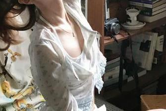 Xiuren秀人网 – sophie余冰白色主题私拍作品，精美图片展现青春与纯真的碰撞.txt
