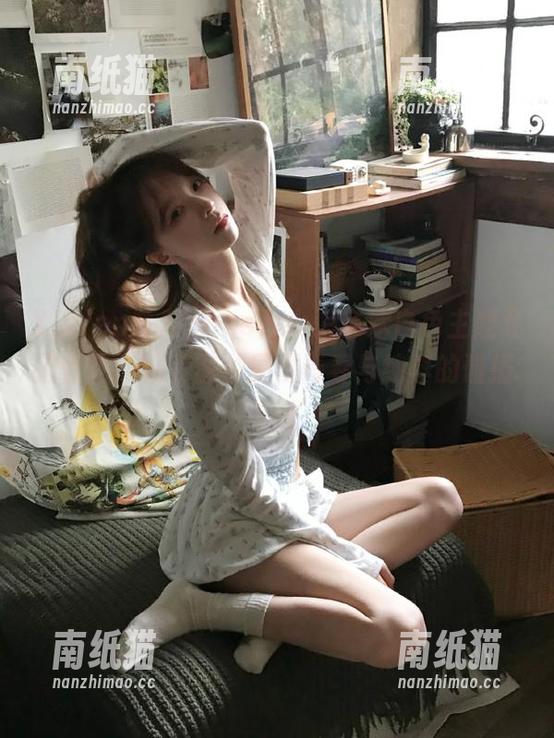 Xiuren秀人网-sophie余冰 Xiuren秀人网 - sophie余冰白色主题私拍作品,精美图片展现青春与纯真的碰撞.txt