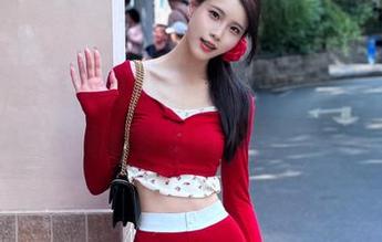 Xiuren秀人网 – 甜蜜与奢华并存，吴思晚私拍写真揭秘梦幻睡衣背后的故事.txt