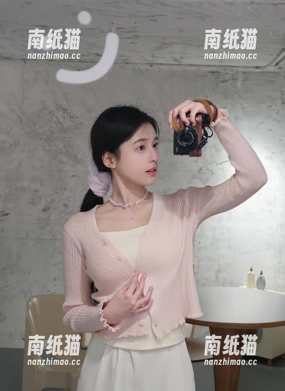 Xiuren秀人网-娜娜子呀 Xiuren秀人网 - 与娜娜子呀一起探索定制豹纹作品的独特魅力与风格.txt