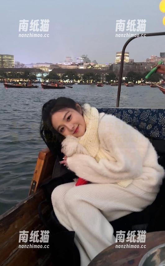Xiuren秀人网-小逗逗 Xiuren秀人网 - 小逗逗奶牛写真合集来袭:无圣光打造的艺术之美尽在眼前.txt