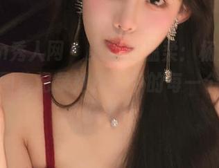 Xiuren秀人网 – 灵动的温柔：杨紫嫣Cynthia图集记录她作品中的每一个动人瞬间.txt