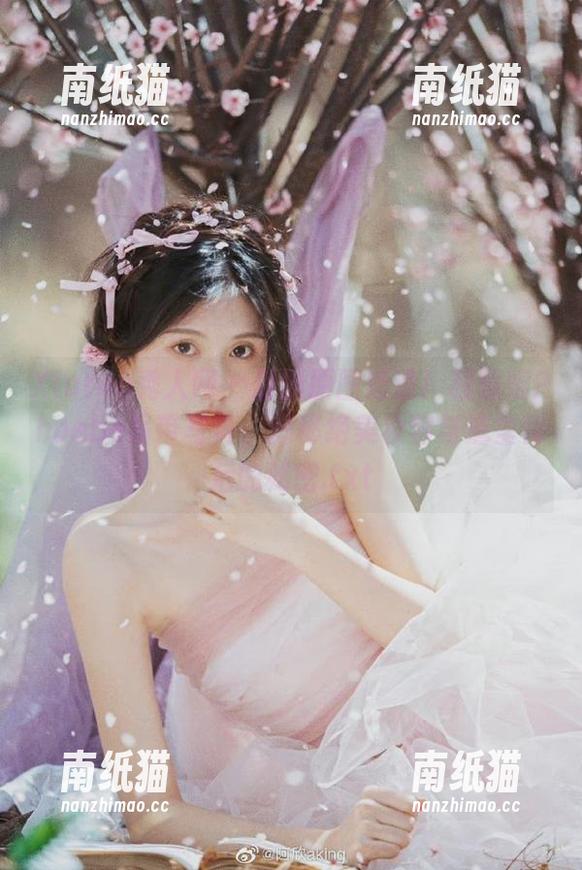 Xiuren秀人网-程慧娴Phoebe Xiuren秀人网 - 最新原图速递!程慧娴Phoebe吊带写真,揭秘绝美妆容与造型背后的秘密.txt