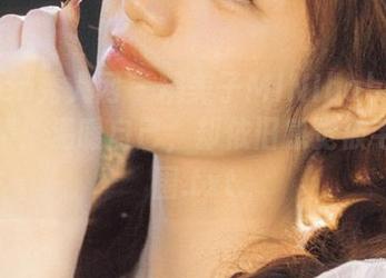 Xiuren秀人网 – 糯美子MINIbabe的毛衣全集：温暖自己，却依旧感觉被毛衣包围.txt
