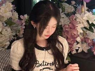 Xiuren秀人网 – 不容错过的时尚盛筵：糯美子mini分享裤里丝系列精致图片，尽显风采.txt
