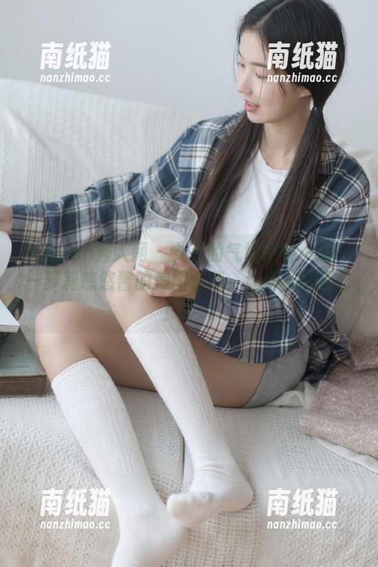 Xiuren秀人网-萝莉悠悠酱 Xiuren秀人网 - 女王的气场不容小觑——萝莉悠悠酱的美图合集,让你心动不已!.txt
