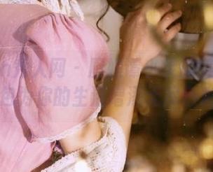 Xiuren秀人网 – 厨娘谭小灵的美图盛宴，图包为你的生活增添无尽色彩.txt