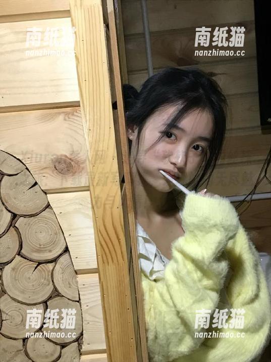 Xiuren秀人网-软软子 Xiuren秀人网 - 追寻“软软子”的丝袜之旅:下载最新写真集,发现她的无尽魅力与风情!.txt