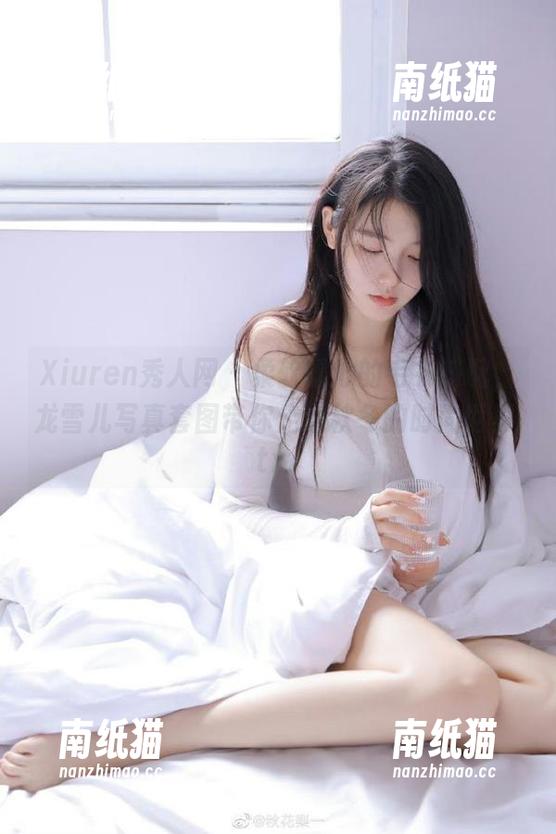 Xiuren秀人网-龙雪儿 Xiuren秀人网 - 柔软暖心的毛衣搭配,龙雪儿写真套图带你走进秋冬的时尚世界.txt