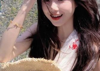 YALAYI雅拉伊 – 实力派博主“莹莹”的《浴缸》原图更新，感知生活中细腻的美.txt