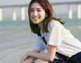 YouMi尤蜜荟 – 最新发布的laura阿姣肉丝图册，带你感受时尚与艺术的完美结合.txt