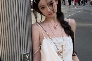 YouMi尤蜜荟 – 免费下载玥儿玥er美丽的粉色写真，开启你的视觉之旅！.txt
