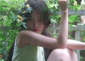 YouMi尤蜜荟 – 跟随谭小灵的睡衣写真之旅，原图带你进入无尽的甜蜜梦境，一起探索吧！.txt