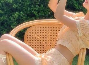 YouWu尤物馆 – 福利精选：Amrita贞贞灰丝写真图片，让艺术与时尚瞬间交融！.txt