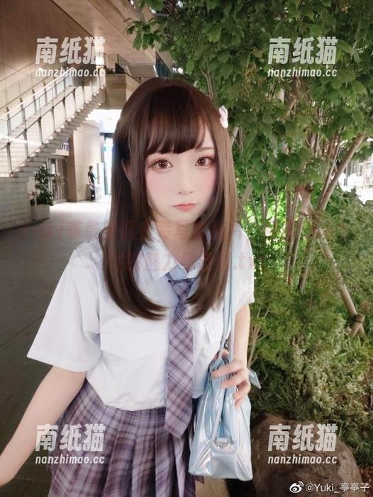 Yuki亭 Yuki亭最新职业装写真图片,展现职场女性的魅力与自信.txt
