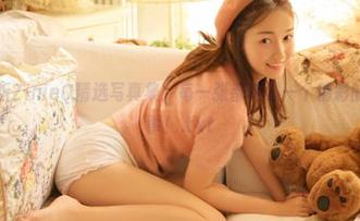 深度剖析ZinieQ精选写真集：每一张都讲述一个精彩的剧情故事！.txt