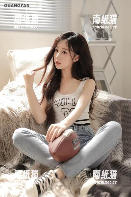 ZinieQ 私房图片精选:ZinieQ女友的魅力瞬间,领略她的艺术气息.txt