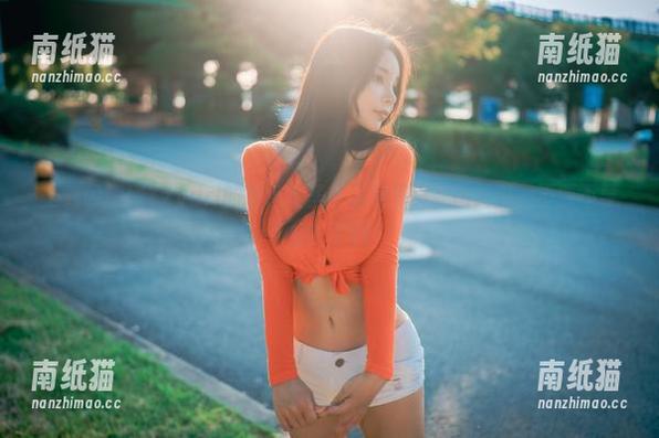 Zzyuri 圣光闪耀!Zzyuri的粉色万圣节私房写真,图片美得不要不要的!.txt